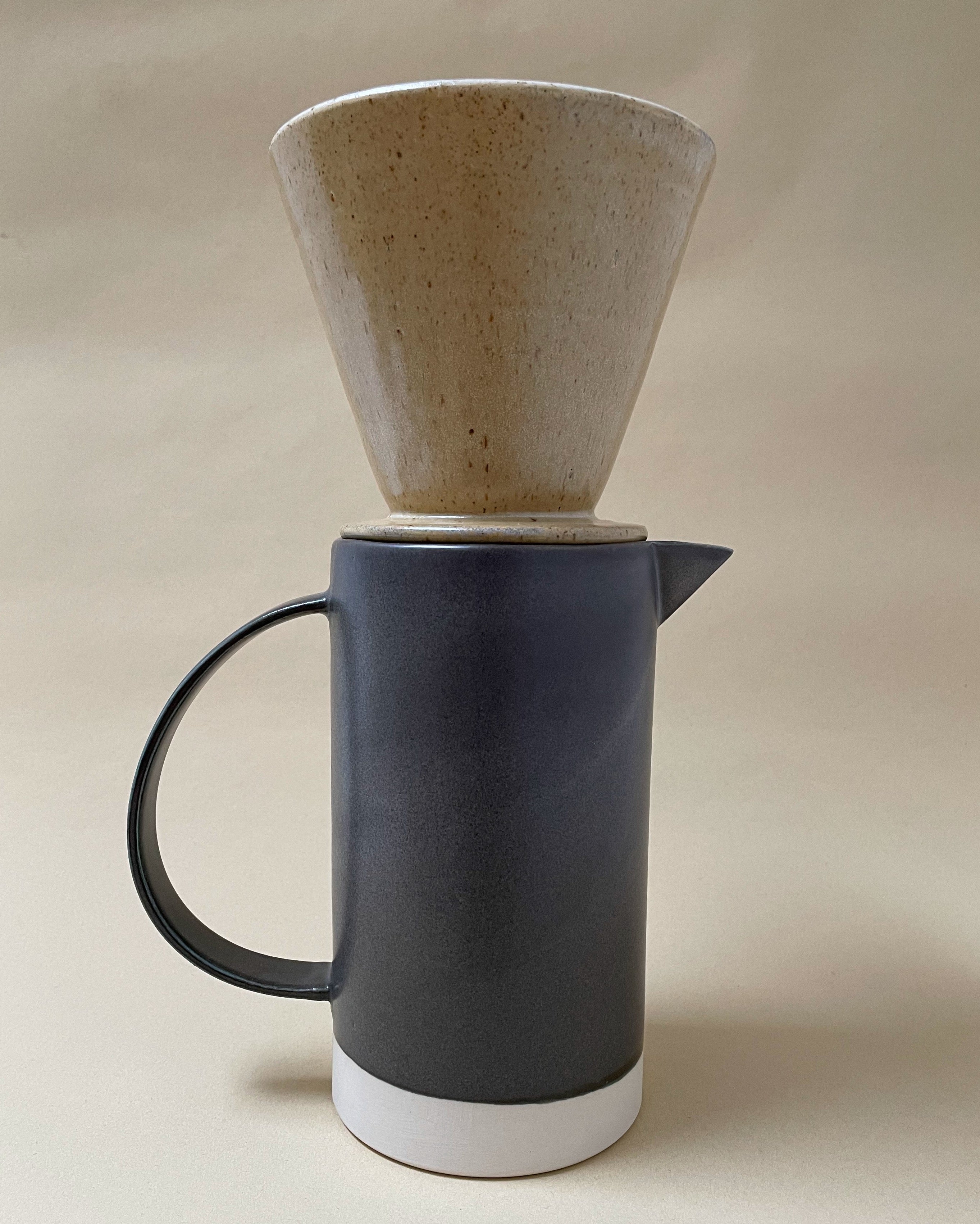 Keramik kaffetragt - Ceramic Pour Over/Coffee dripper - Gul. Køb hos Studio Holdbar (webshop & butik). Hurtig levering