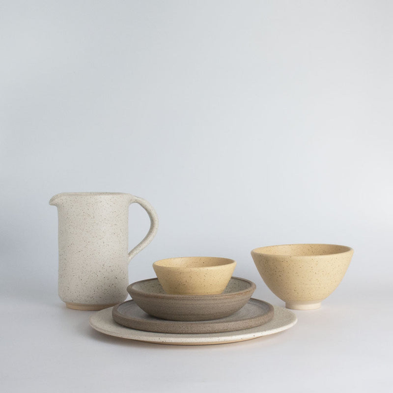 TYBO - Mona keramik skål - Lyseblå - Håndlavet dansk keramik. Køb hos Studio Holdbar (webshop & butik). Hurtig levering
